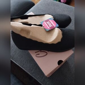 Cleo's By Skechers.NWT Cleo 2.0 Love Spell Scalloped Knut Skimmer Flats Size 8